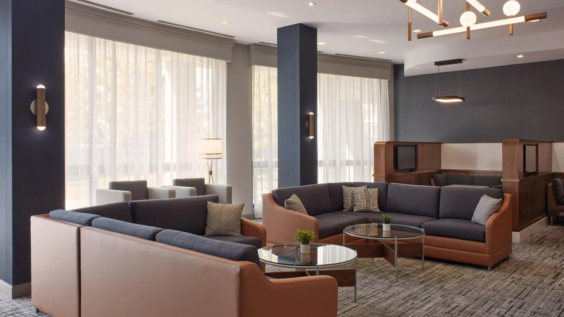 Courtyard By Marriott Mississauga-Airport Corporate Centre West Hotel 3*, Mississauga