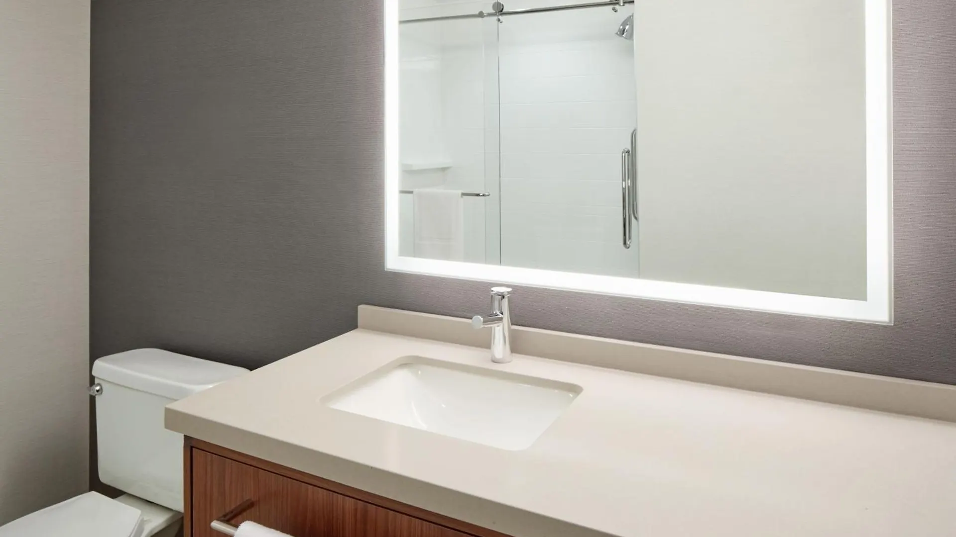 Courtyard By Marriott Mississauga-Airport Corporate Centre West Hotel