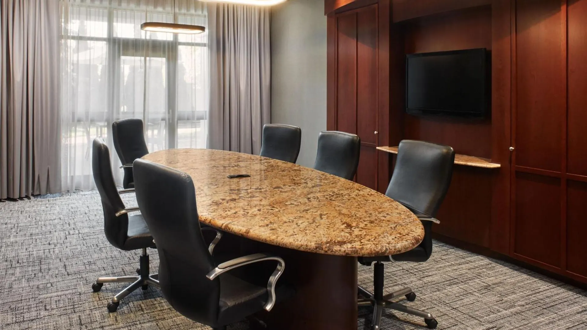 Courtyard By Marriott Mississauga-Airport Corporate Centre West Hotel