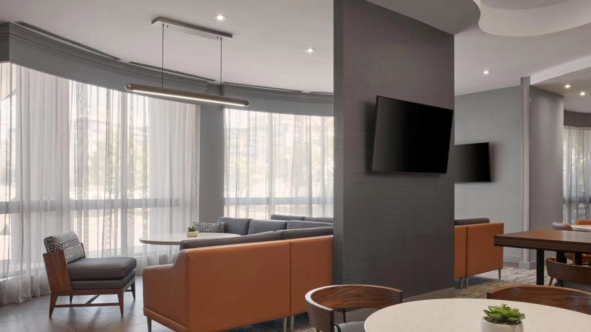 Courtyard By Marriott Mississauga-Airport Corporate Centre West Hotel