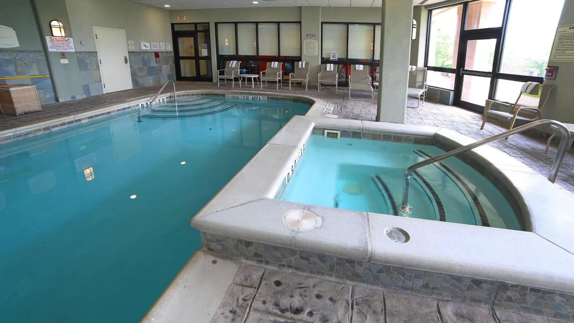 Courtyard By Marriott Mississauga-Airport Corporate Centre West Hotel 3*, Mississauga