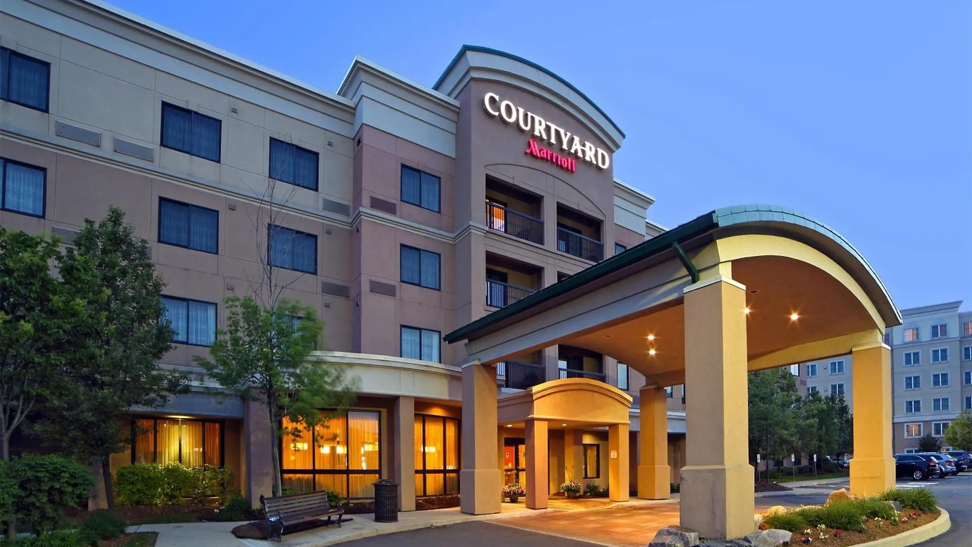 Courtyard By Marriott Mississauga-Airport Corporate Centre West Hotel 3*, Mississauga