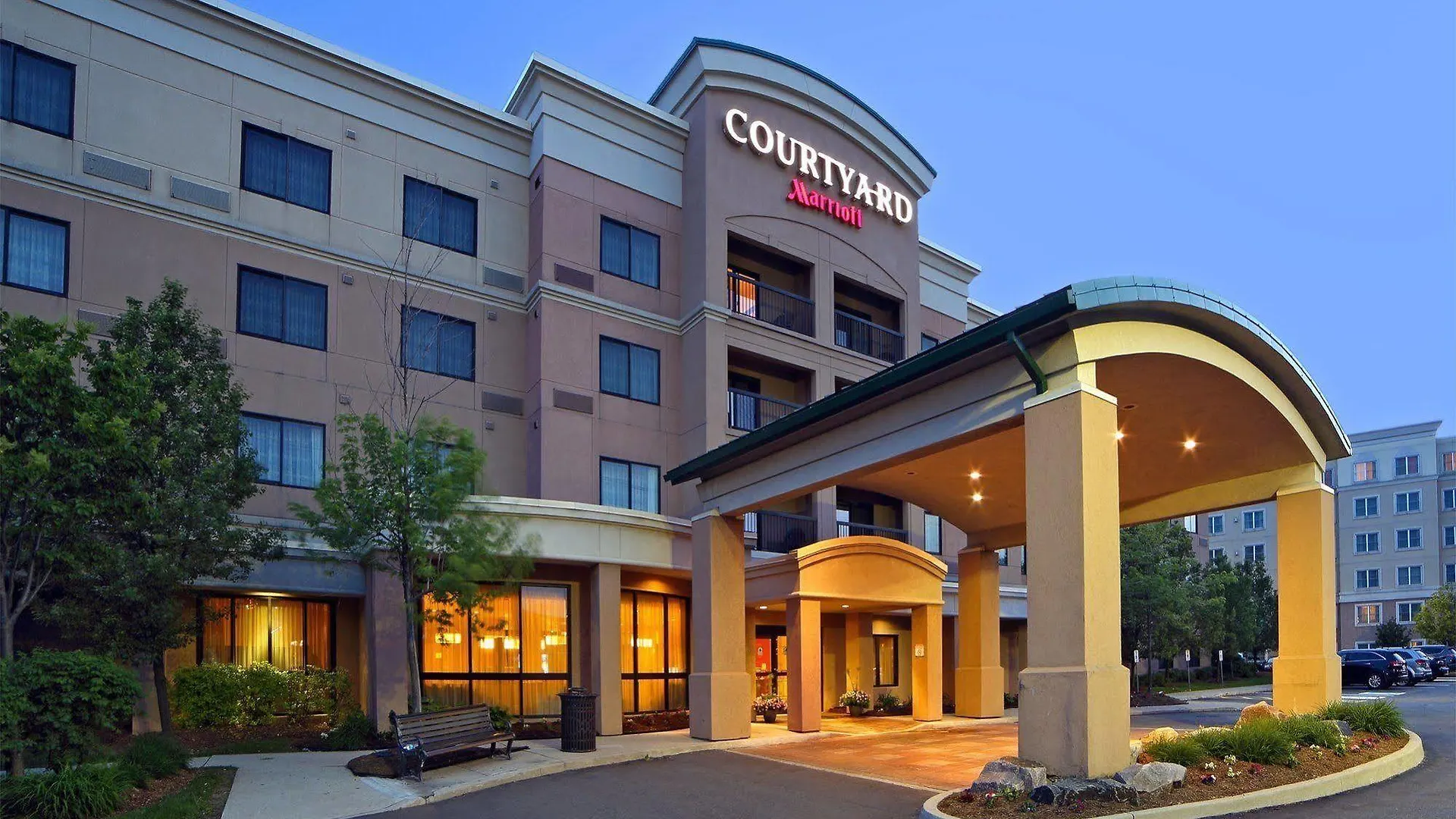 Courtyard By Marriott Mississauga-Airport Corporate Centre West Hotel